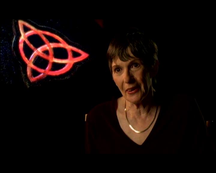 Charmed-Online-dot-ToTheManorBorn0477.jpg Charmed-Online-dot-ToTheManorBorn0477.jpg