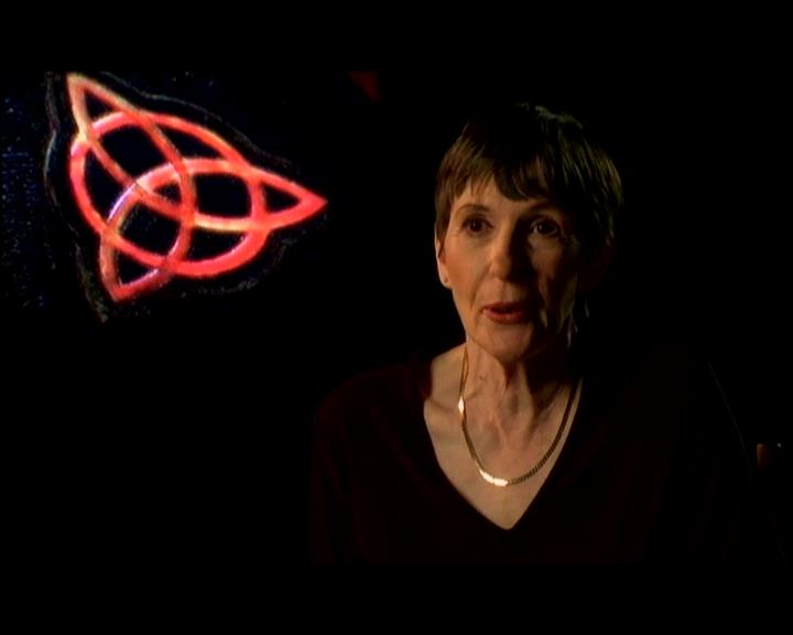 Charmed-Online-dot-ToTheManorBorn0490.jpg Charmed-Online-dot-ToTheManorBorn0490.jpg