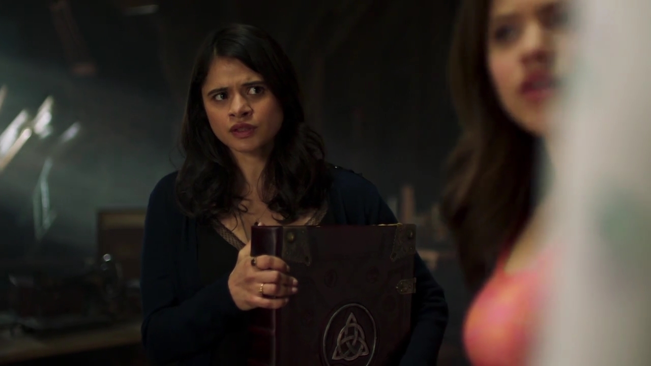 Charmed-Online-dot-nl_Charmed-1x01Pilot01316.jpg