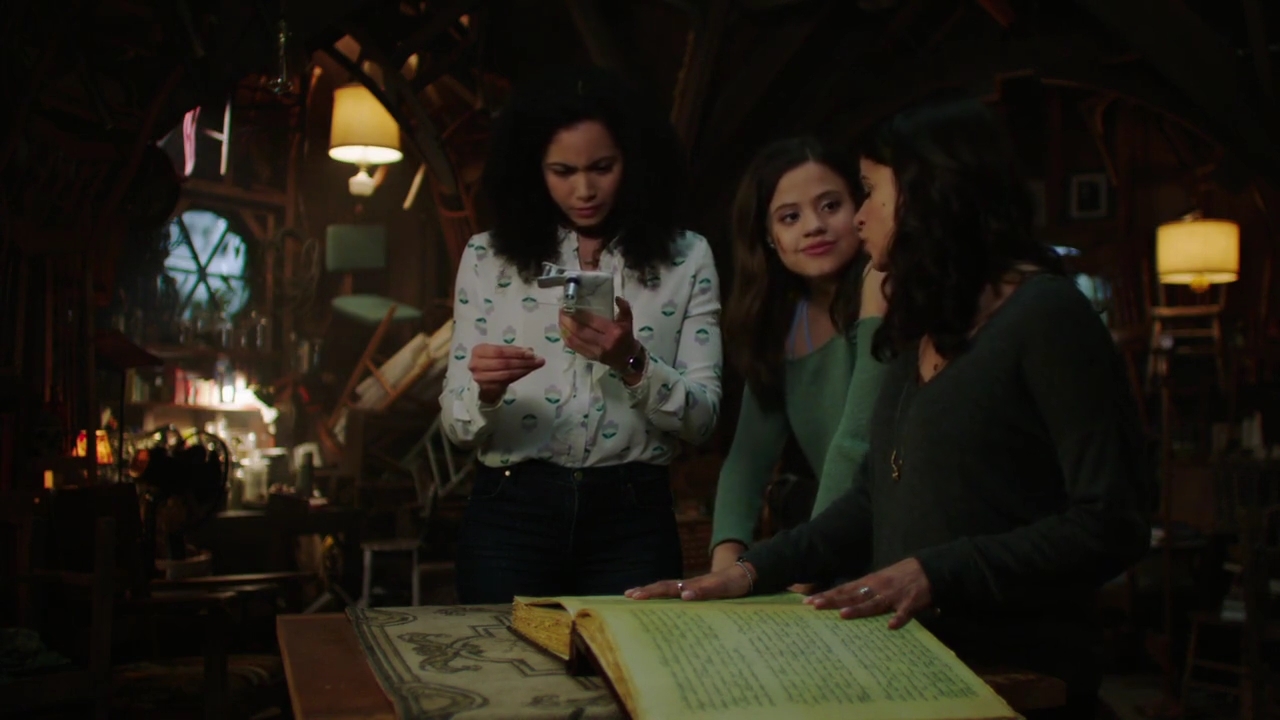 Charmed-Online-dot-nl_Charmed-1x01Pilot01529.jpg