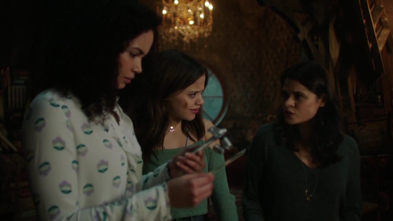 Charmed-Online-dot-nl_Charmed-1x01Pilot01549.jpg