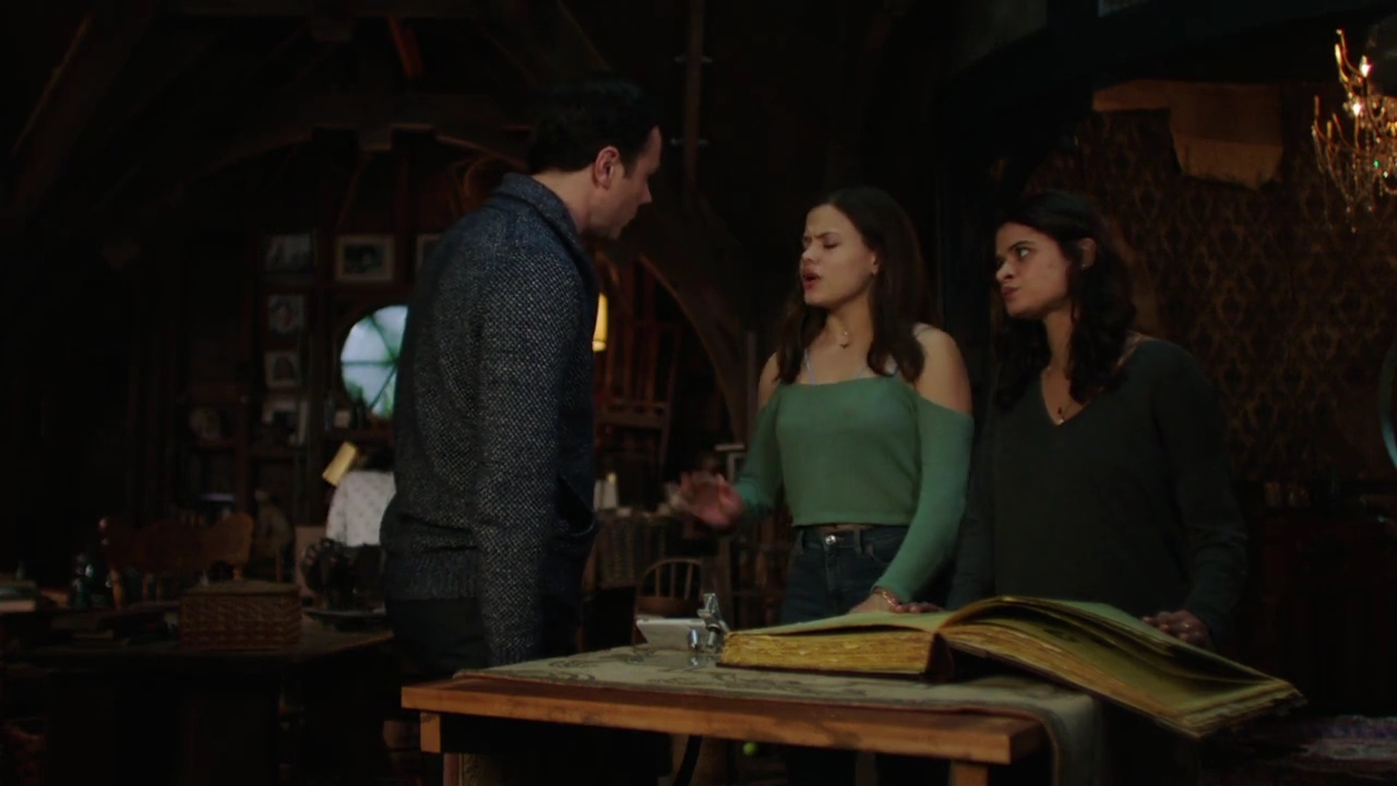 Charmed-Online-dot-nl_Charmed-1x01Pilot01563.jpg