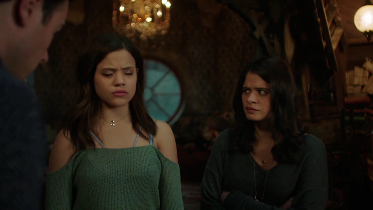 Charmed-Online-dot-nl_Charmed-1x01Pilot01587.jpg