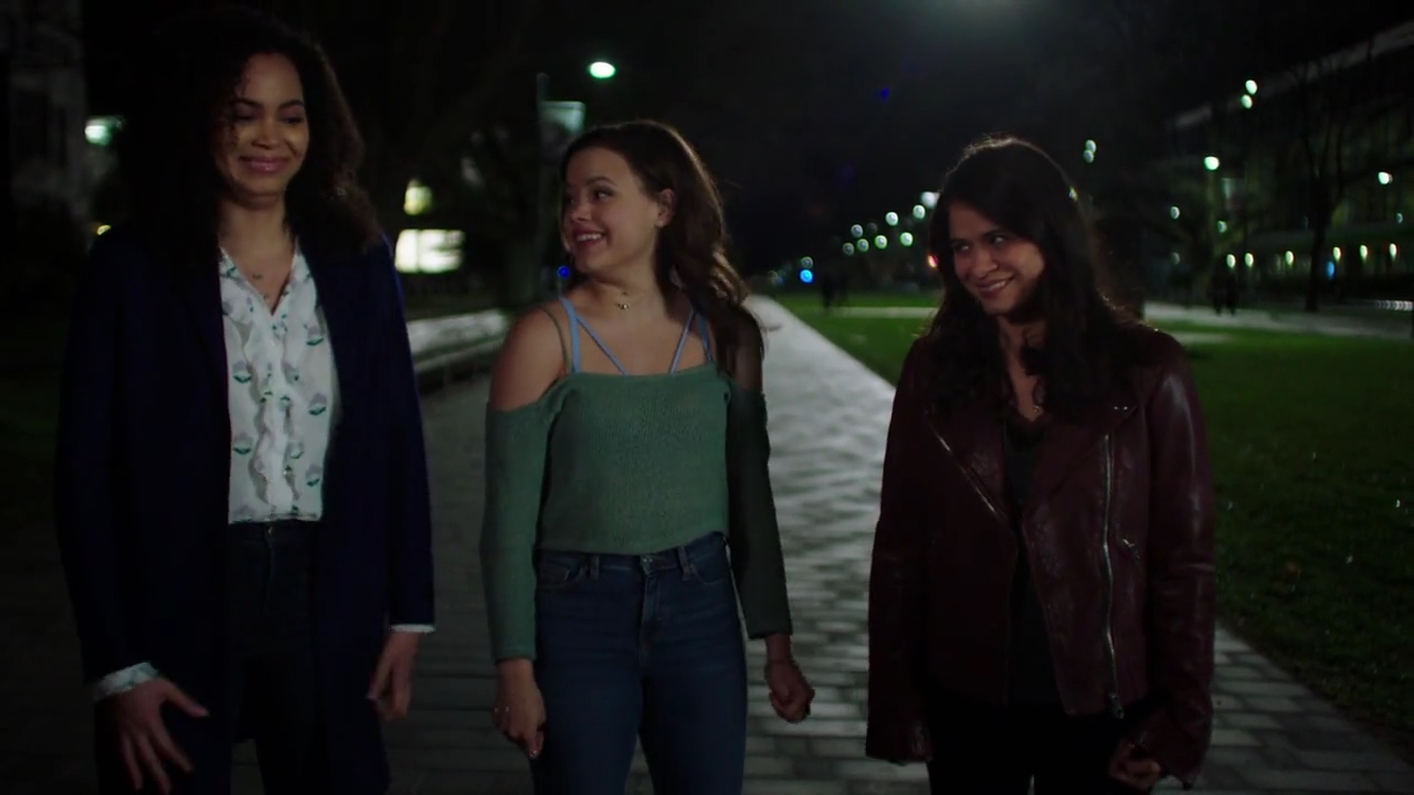 Charmed-Online-dot-nl_Charmed-1x01Pilot01892.jpg