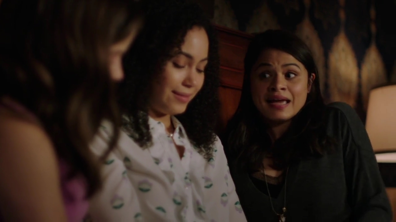 Charmed-Online-dot-nl_Charmed-1x01Pilot02024.jpg Charmed-Online-dot-nl_Charmed-1x01Pilot02024.jpg