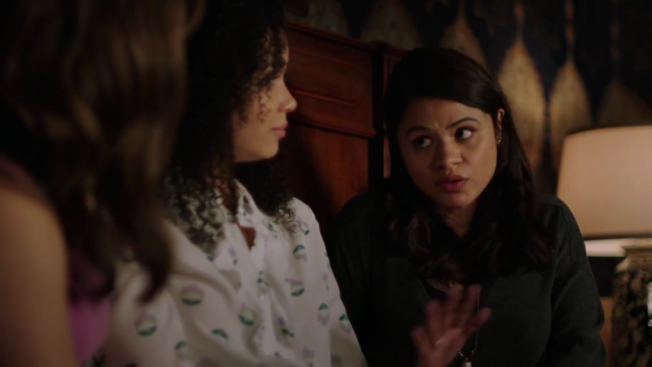 Charmed-Online-dot-nl_Charmed-1x01Pilot02028.jpg