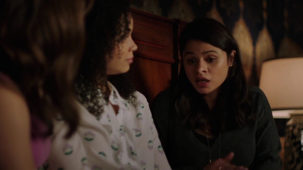 Charmed-Online-dot-nl_Charmed-1x01Pilot02029.jpg