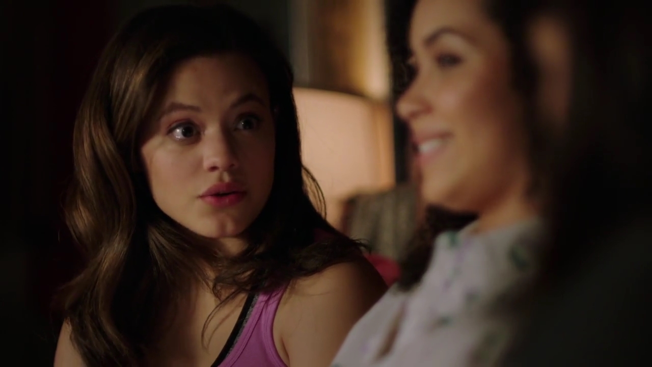 Charmed-Online-dot-nl_Charmed-1x01Pilot02047.jpg