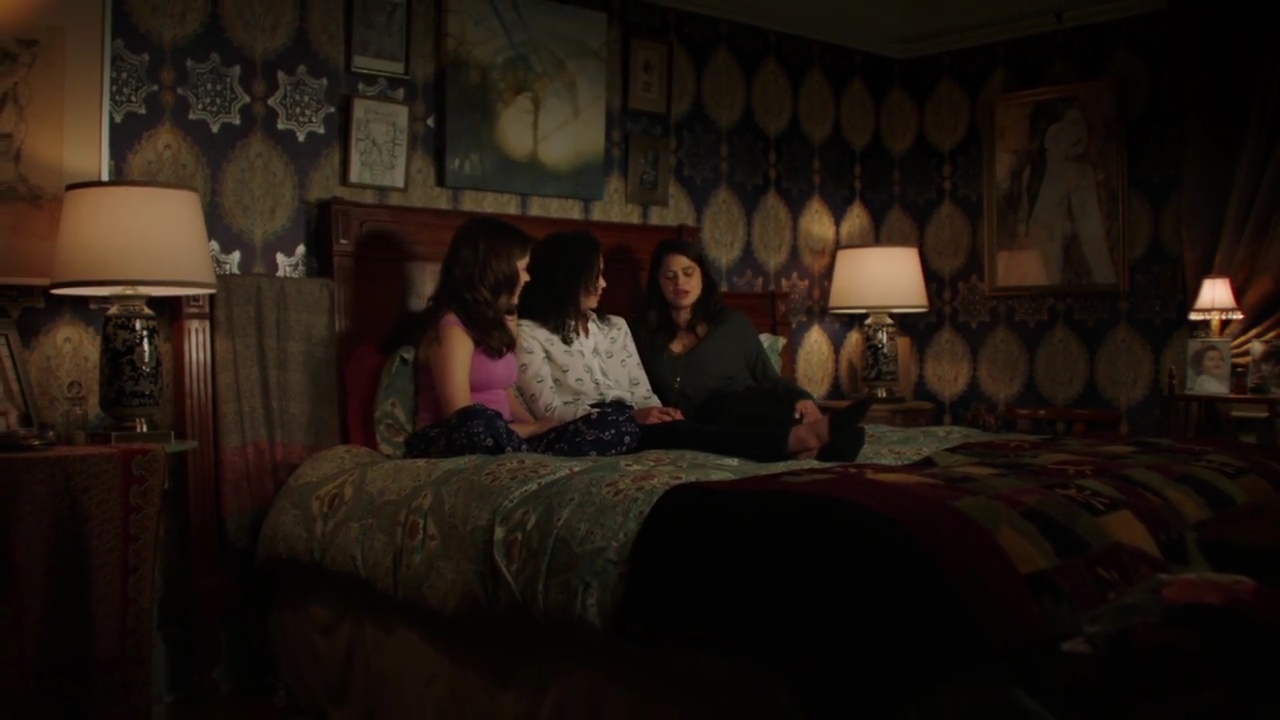 Charmed-Online-dot-nl_Charmed-1x01Pilot02051.jpg