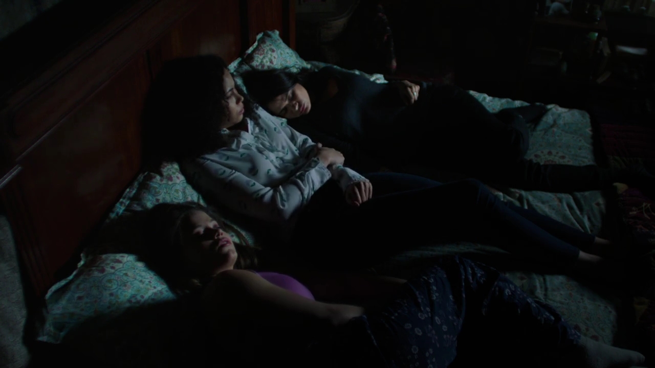 Charmed-Online-dot-nl_Charmed-1x01Pilot02071.jpg