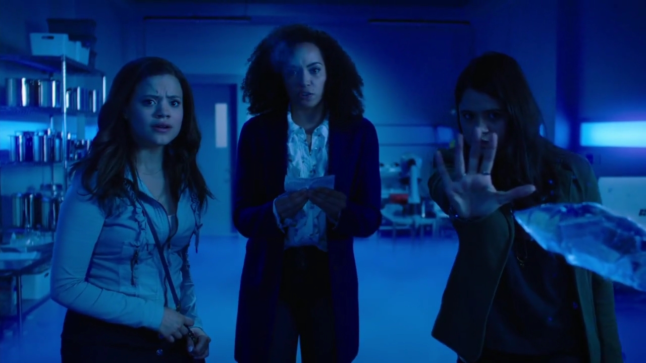 Charmed-Online-dot-nl_Charmed-1x01Pilot02253.jpg Charmed-Online-dot-nl_Charmed-1x01Pilot02253.jpg