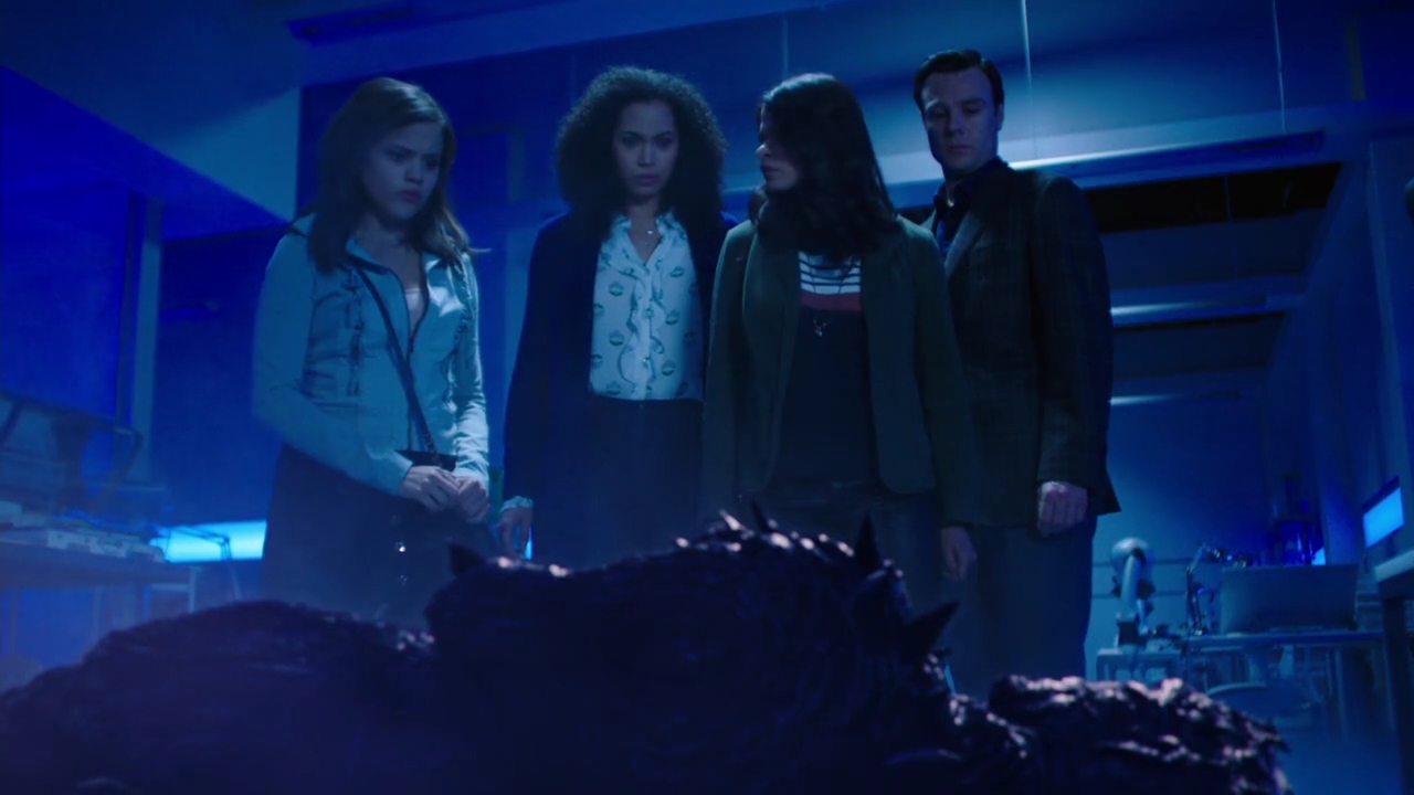 Charmed-Online-dot-nl_Charmed-1x01Pilot02359.jpg