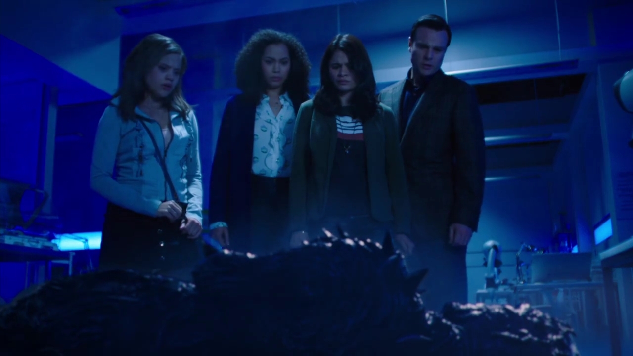Charmed-Online-dot-nl_Charmed-1x01Pilot02377.jpg