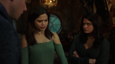 Charmed-Online-dot-nl_Charmed-1x01Pilot01600.jpg