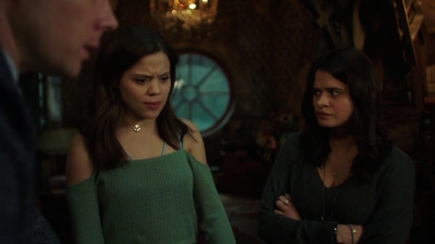 Charmed-Online-dot-nl_Charmed-1x01Pilot01601.jpg