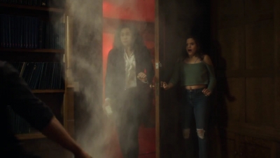 Charmed-Online-dot-nl_Charmed-1x01Pilot01812.jpg