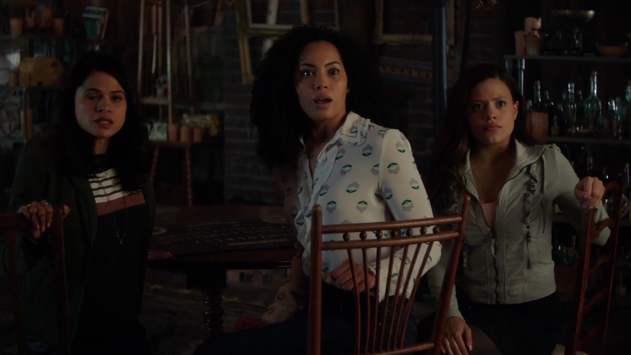 Charmed-Online-dot-nl_Charmed-1x02LetThisMotherOut00063.jpg