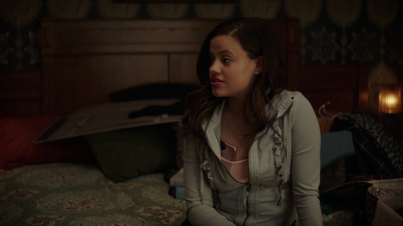 Charmed-Online-dot-nl_Charmed-1x02LetThisMotherOut00166.jpg