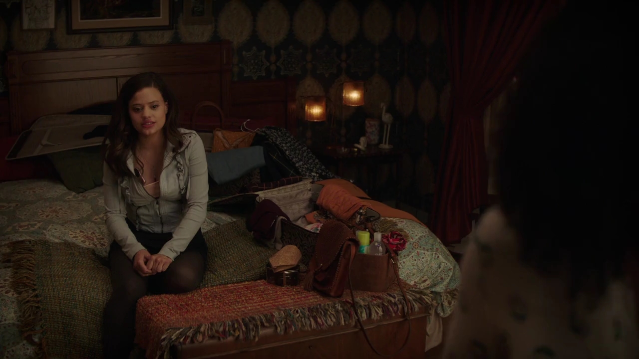 Charmed-Online-dot-nl_Charmed-1x02LetThisMotherOut00174.jpg