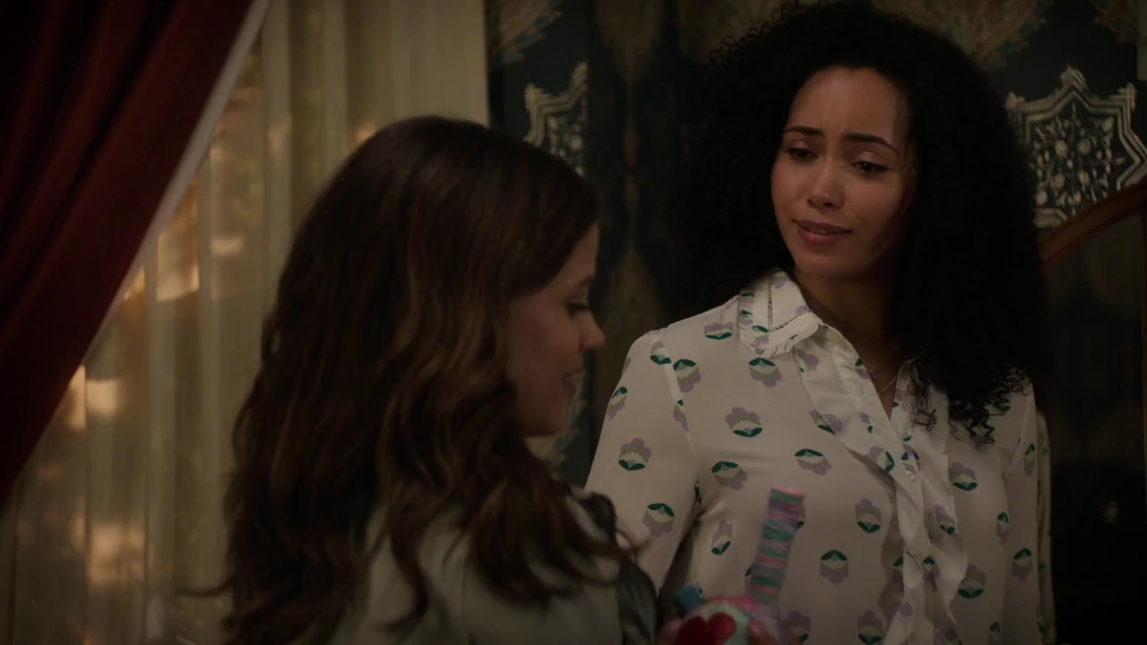 Charmed-Online-dot-nl_Charmed-1x02LetThisMotherOut00180.jpg