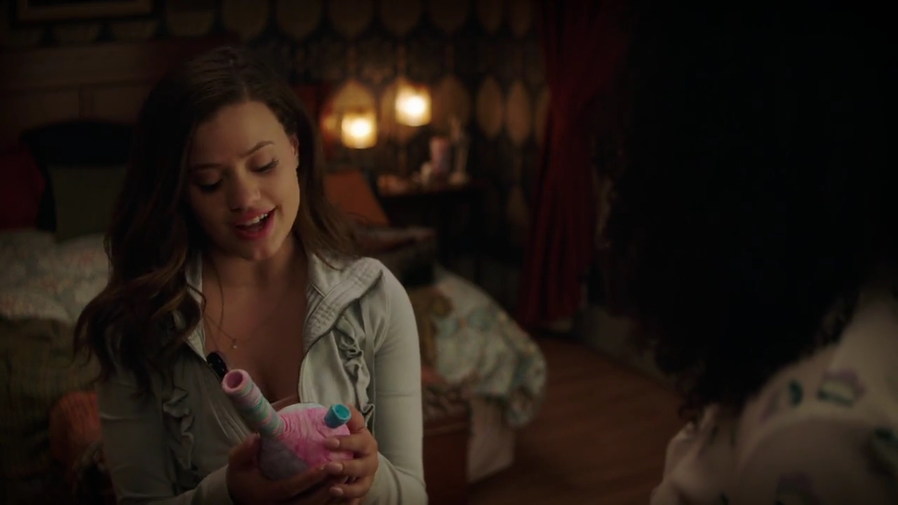 Charmed-Online-dot-nl_Charmed-1x02LetThisMotherOut00189.jpg