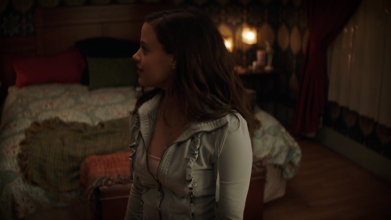 Charmed-Online-dot-nl_Charmed-1x02LetThisMotherOut00207.jpg