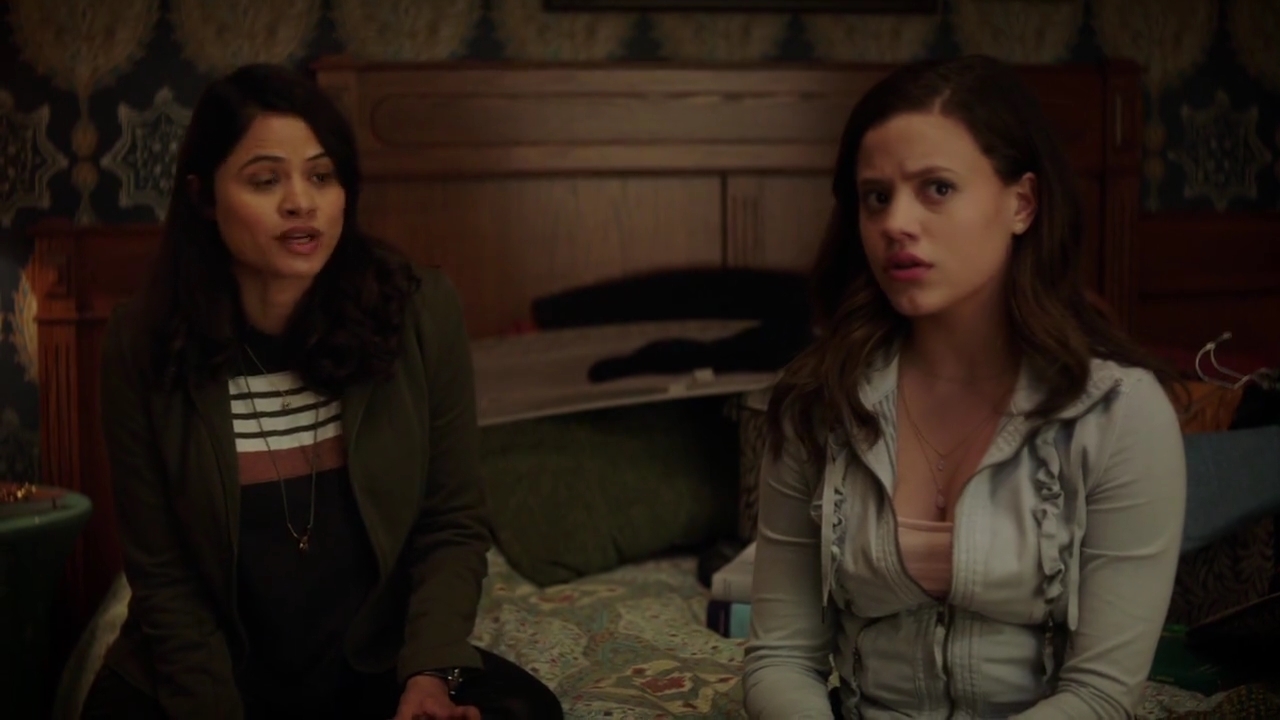 Charmed-Online-dot-nl_Charmed-1x02LetThisMotherOut00227.jpg