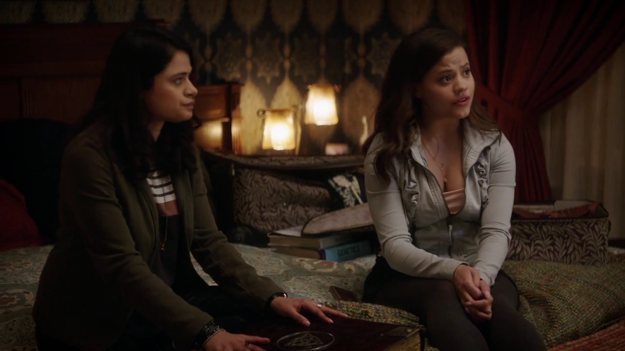 Charmed-Online-dot-nl_Charmed-1x02LetThisMotherOut00235.jpg