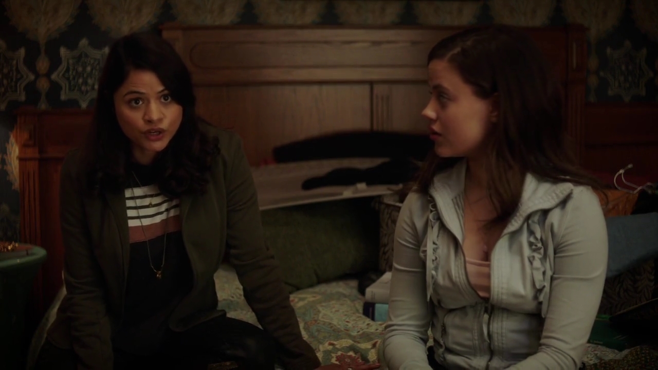 Charmed-Online-dot-nl_Charmed-1x02LetThisMotherOut00239.jpg