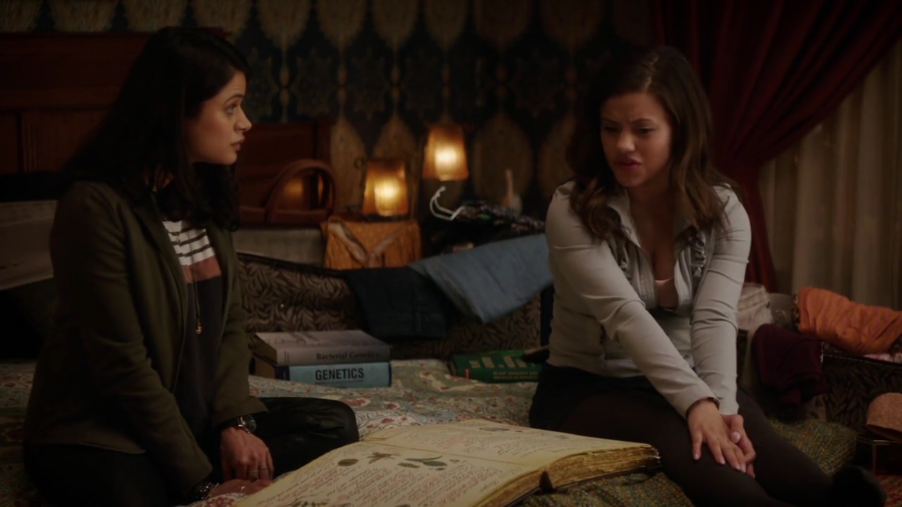 Charmed-Online-dot-nl_Charmed-1x02LetThisMotherOut00286.jpg