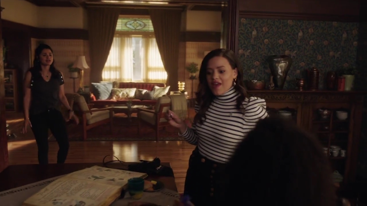 Charmed-Online-dot-nl_Charmed-1x02LetThisMotherOut00328.jpg