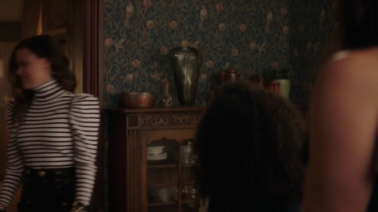 Charmed-Online-dot-nl_Charmed-1x02LetThisMotherOut00413.jpg
