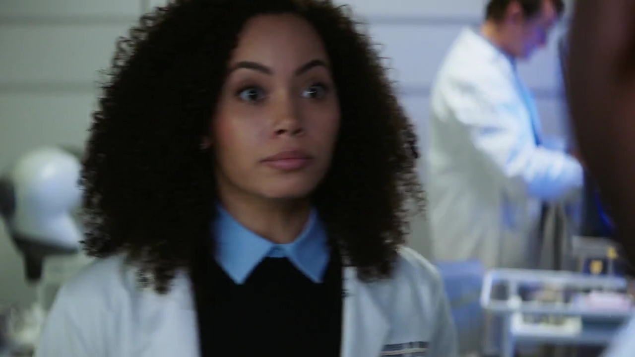 Charmed-Online-dot-nl_Charmed-1x02LetThisMotherOut00482.jpg