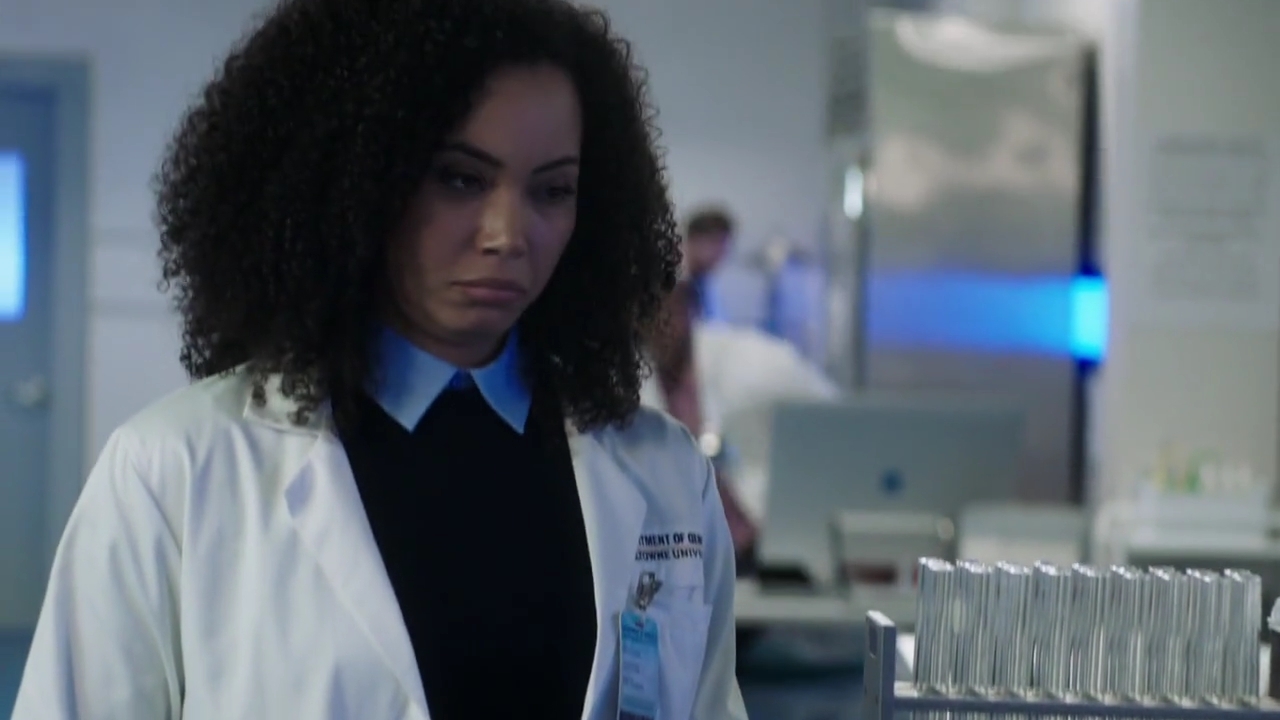 Charmed-Online-dot-nl_Charmed-1x02LetThisMotherOut00573.jpg