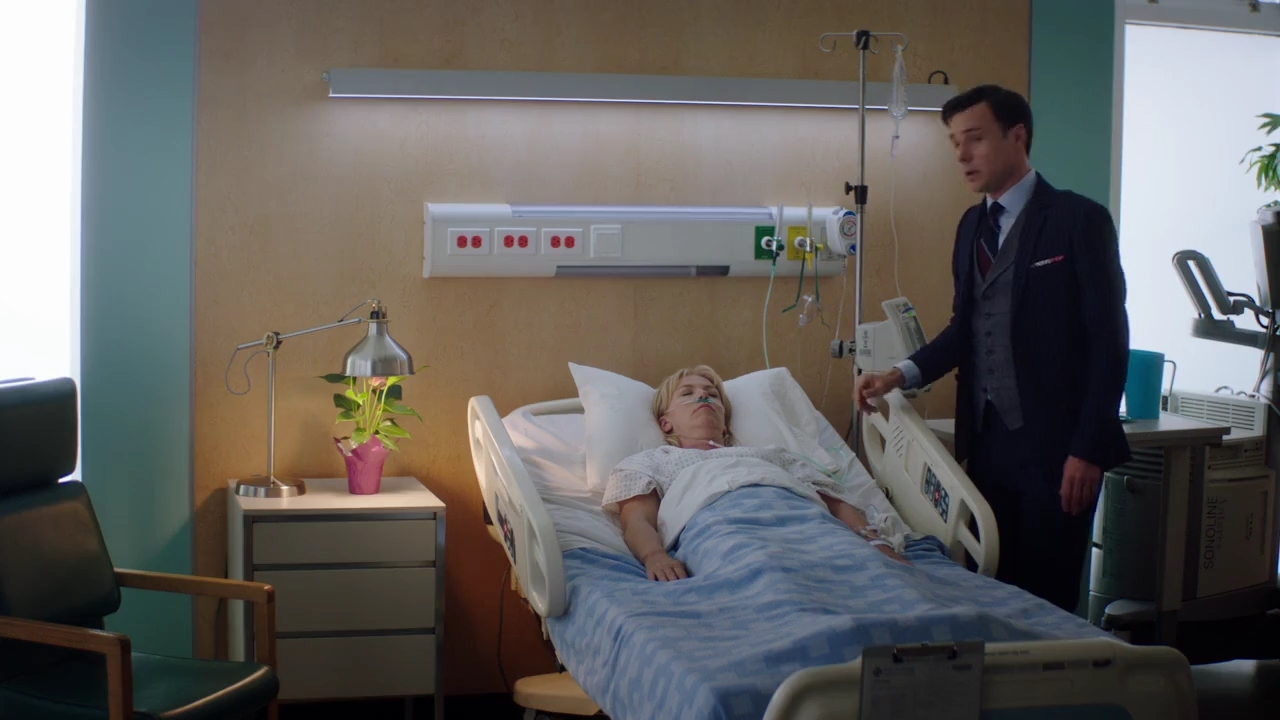 Charmed-Online-dot-nl_Charmed-1x02LetThisMotherOut00695.jpg