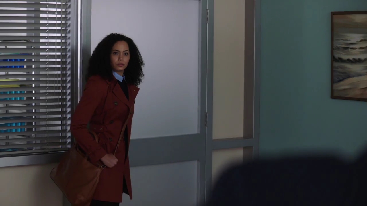 Charmed-Online-dot-nl_Charmed-1x02LetThisMotherOut00696.jpg