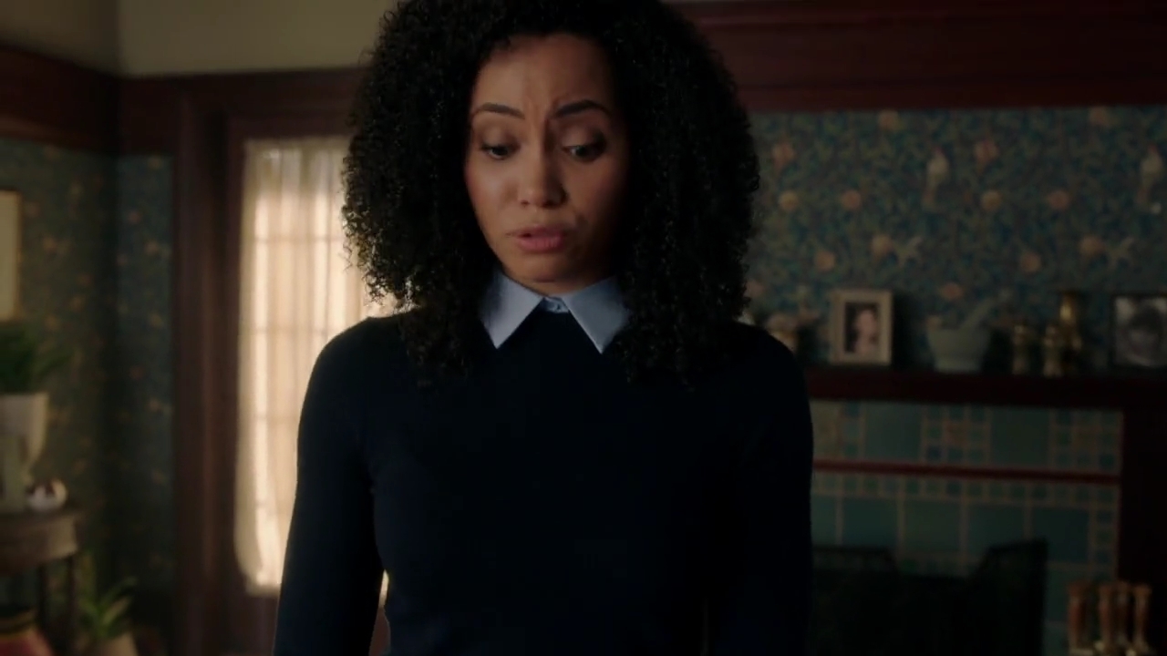 Charmed-Online-dot-nl_Charmed-1x02LetThisMotherOut00798.jpg