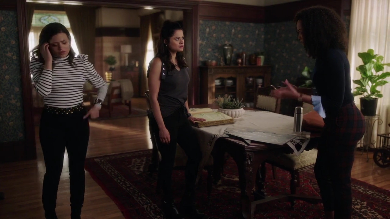 Charmed-Online-dot-nl_Charmed-1x02LetThisMotherOut00820.jpg