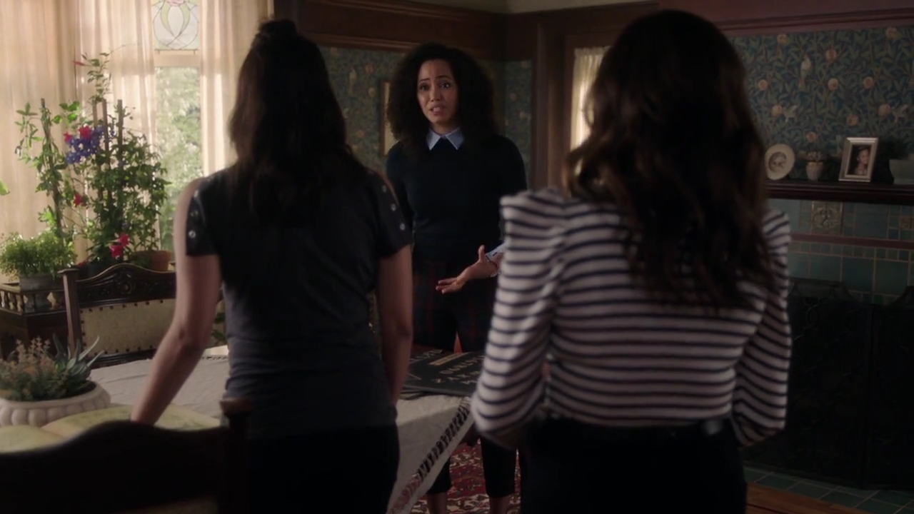 Charmed-Online-dot-nl_Charmed-1x02LetThisMotherOut00827.jpg