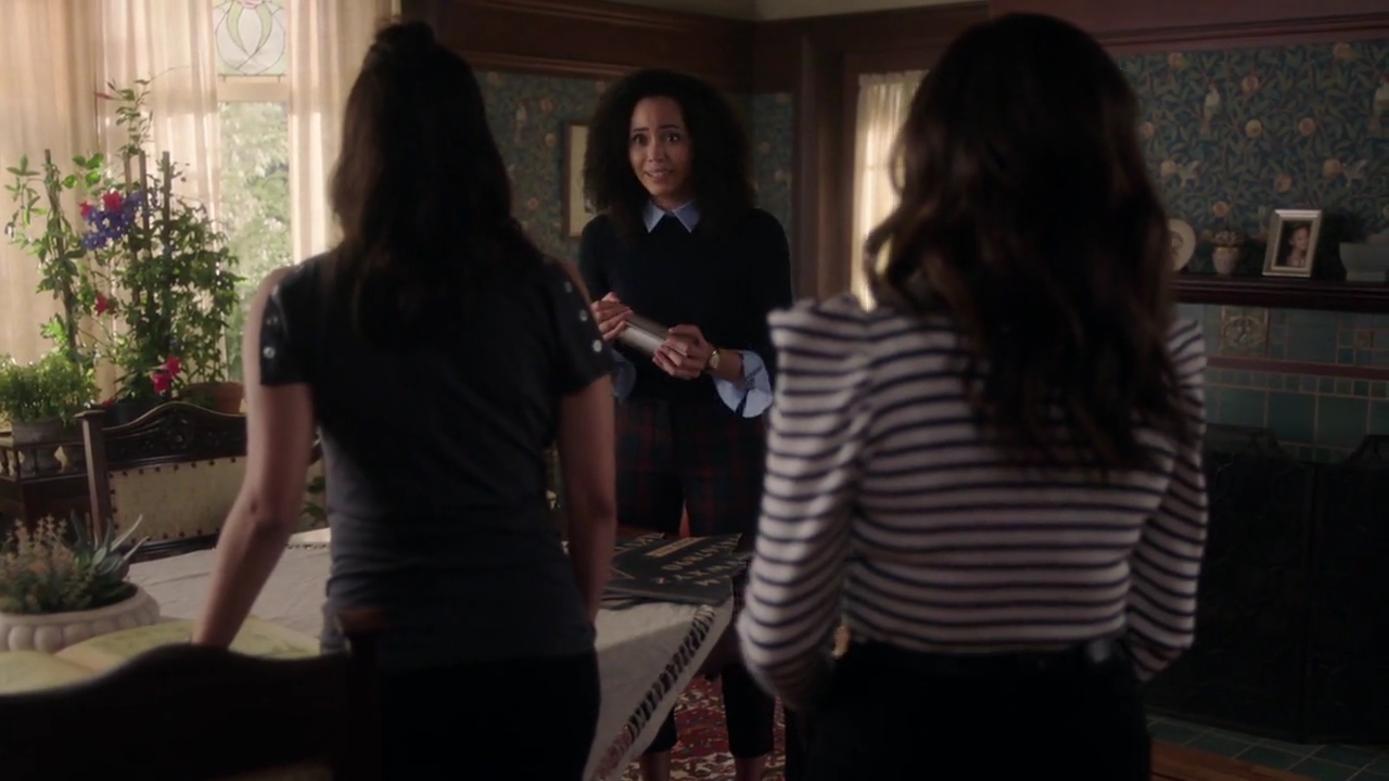 Charmed-Online-dot-nl_Charmed-1x02LetThisMotherOut00830.jpg