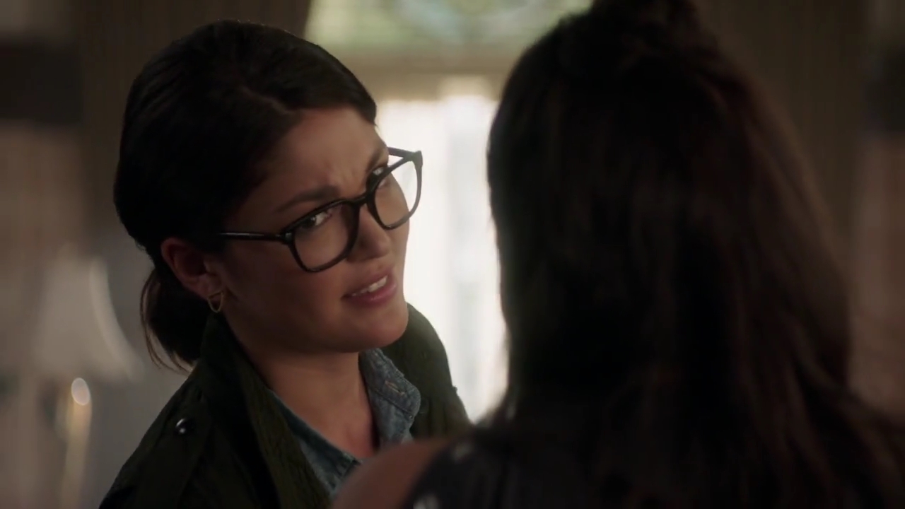 Charmed-Online-dot-nl_Charmed-1x02LetThisMotherOut00894.jpg