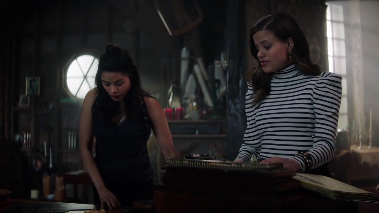 Charmed-Online-dot-nl_Charmed-1x02LetThisMotherOut01047.jpg