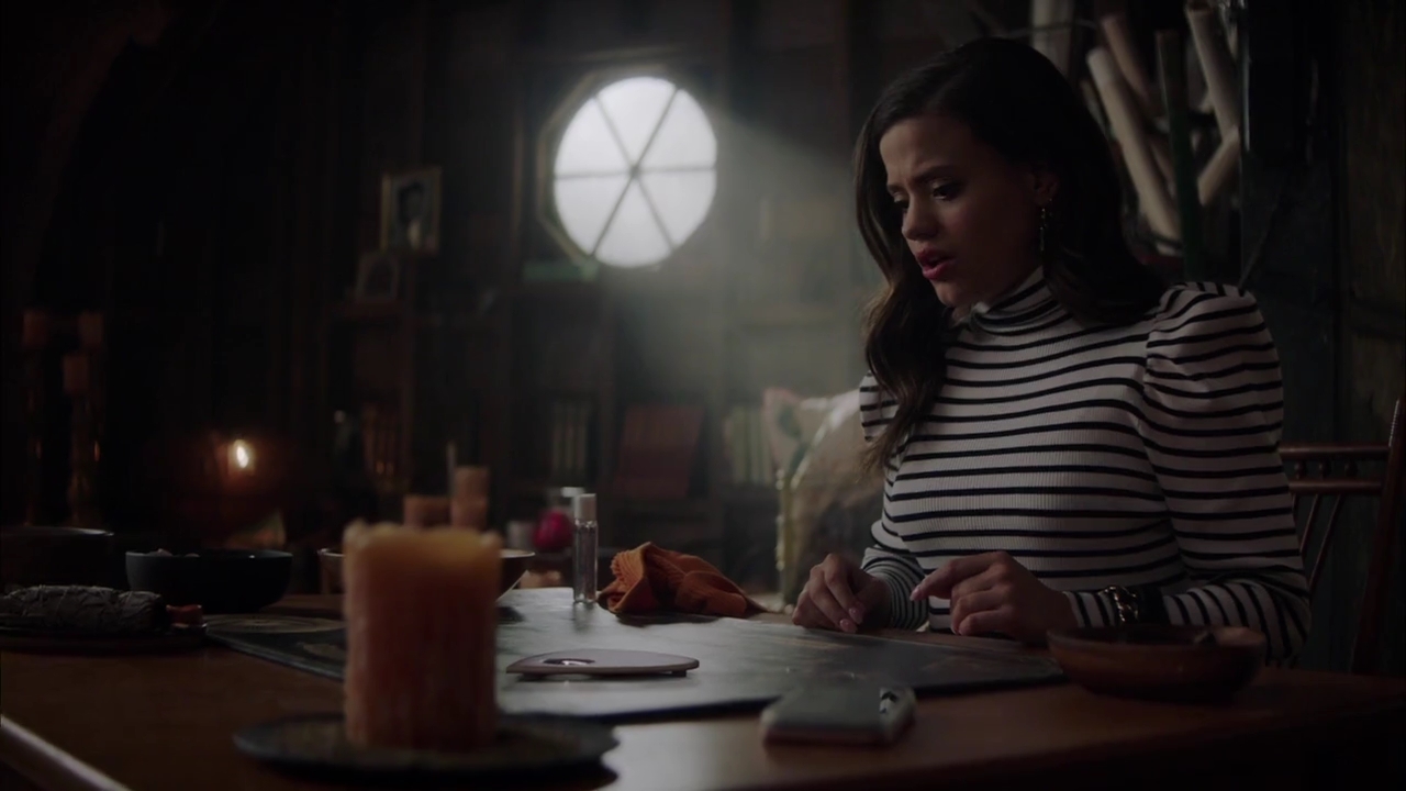 Charmed-Online-dot-nl_Charmed-1x02LetThisMotherOut01209.jpg