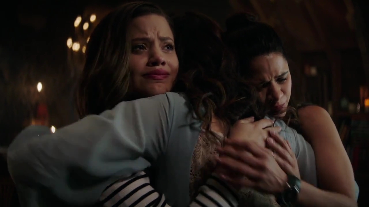 Charmed-Online-dot-nl_Charmed-1x02LetThisMotherOut01283.jpg