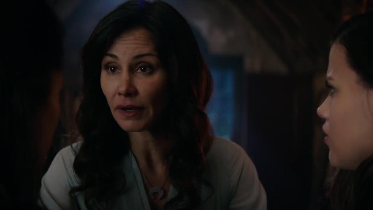 Charmed-Online-dot-nl_Charmed-1x02LetThisMotherOut01298.jpg