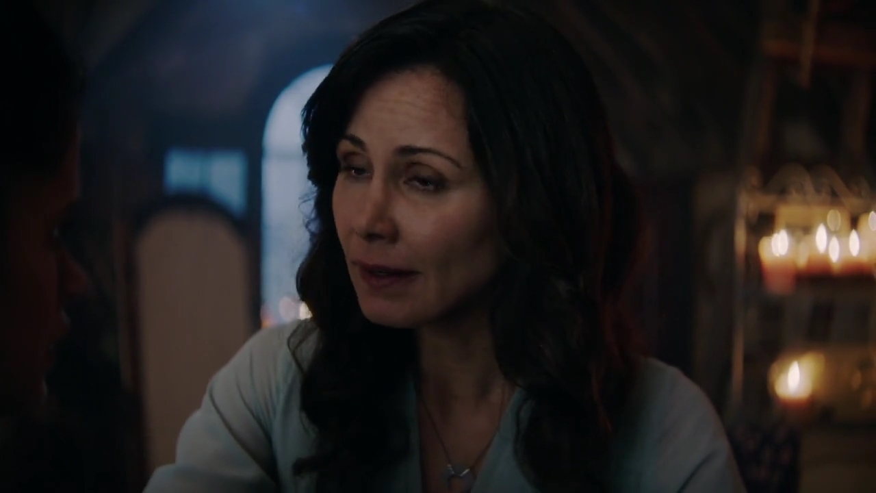 Charmed-Online-dot-nl_Charmed-1x02LetThisMotherOut01312.jpg