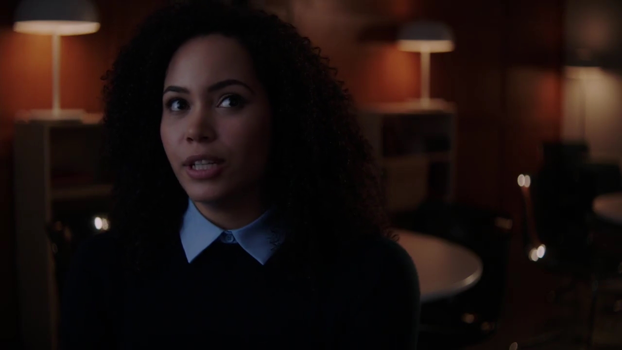 Charmed-Online-dot-nl_Charmed-1x02LetThisMotherOut01316.jpg