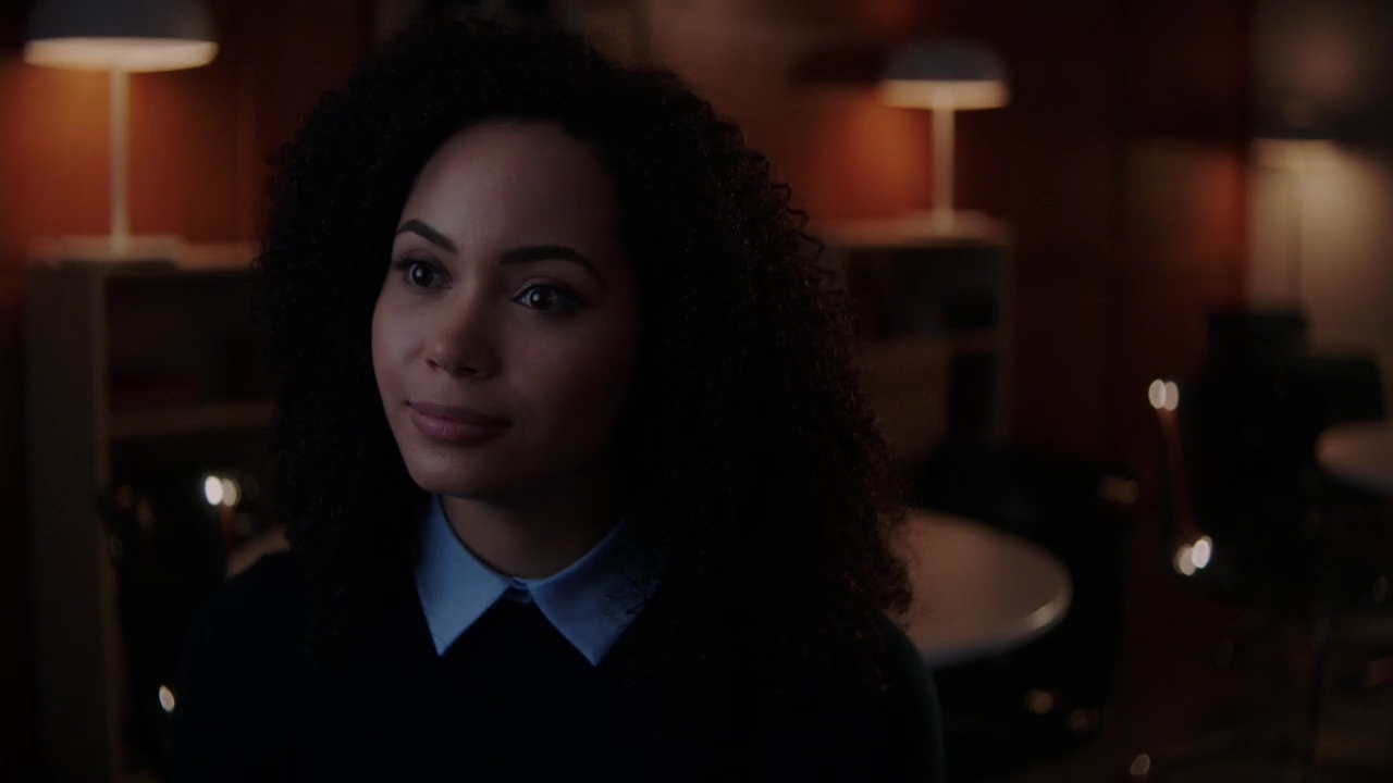 Charmed-Online-dot-nl_Charmed-1x02LetThisMotherOut01324.jpg