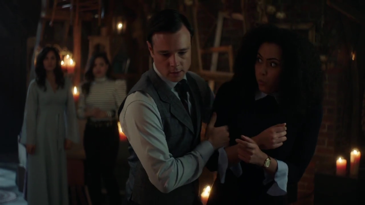 Charmed-Online-dot-nl_Charmed-1x02LetThisMotherOut01354.jpg