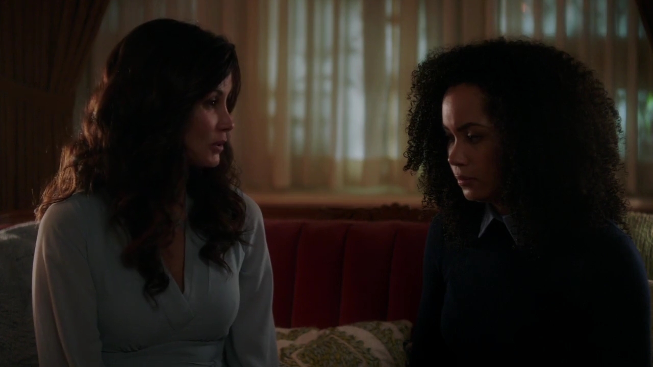Charmed-Online-dot-nl_Charmed-1x02LetThisMotherOut01376.jpg